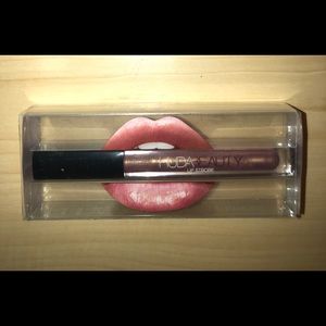 Huda Beauty Lip Strobe/Lipstick cream
